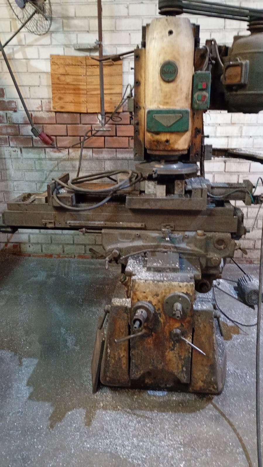 Máquina de usinagem industrial